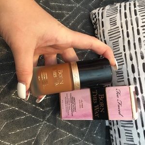 Born this way/ too faced foundation